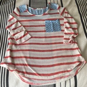 Three quarter length sleeve top